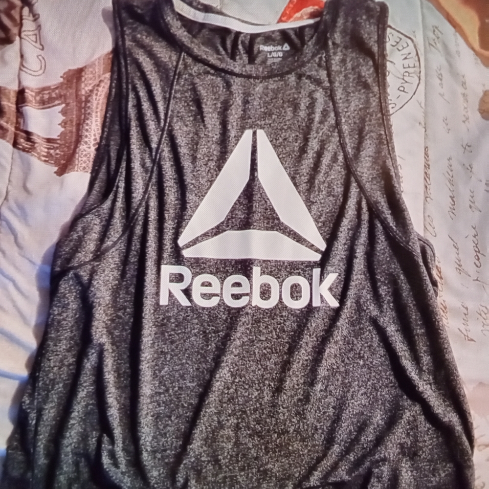 Workout Tank tops like new  only wore once!